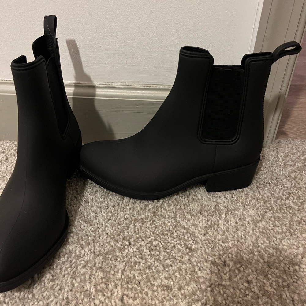 Jeffrey Campbell Booties!